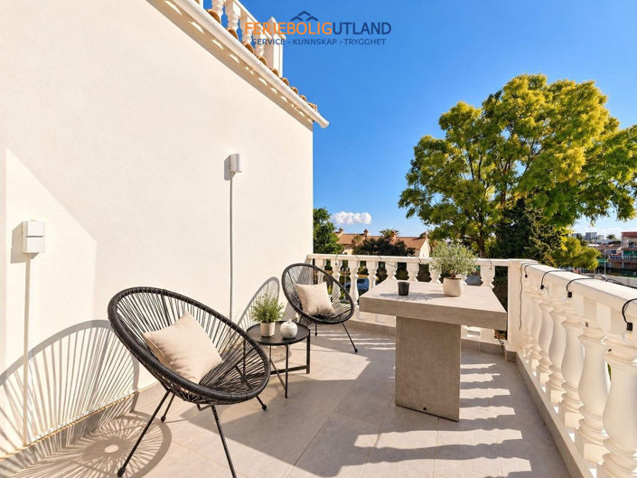Image No.38-5 Bed Villa for sale