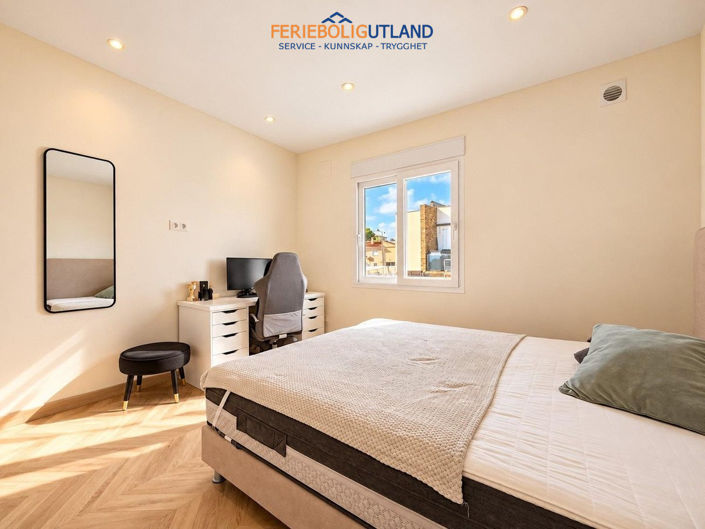 Image No.40-5 Bed Villa for sale