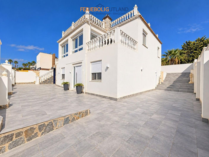 Image No.7-5 Bed Villa for sale