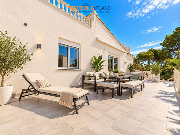 Image No.9-5 Bed Villa for sale