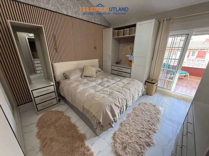 Image No.30-3 Bed Townhouse for sale