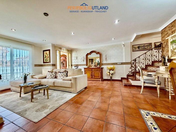 Image No.5-4 Bed Villa for sale