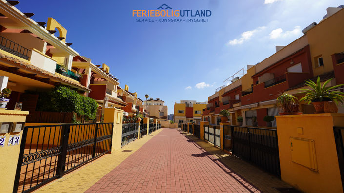 Image No.19-3 Bed Townhouse for sale