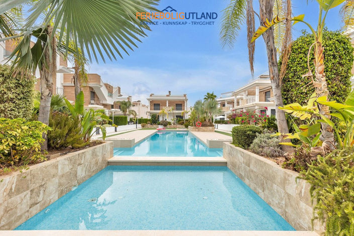 Image No.2-4 Bed Villa for sale