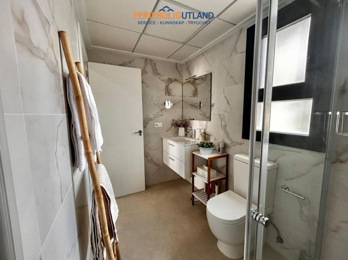 Image No.25-3 Bed Apartment for sale