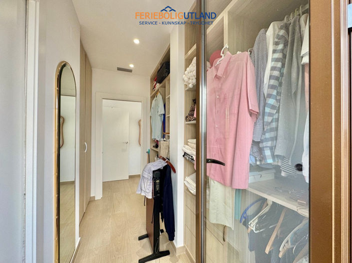 Image No.10-3 Bed Townhouse for sale