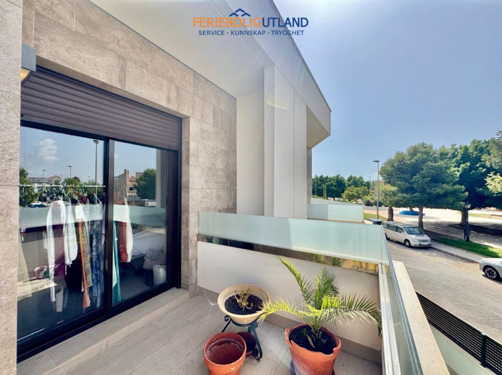 Image No.20-3 Bed Townhouse for sale