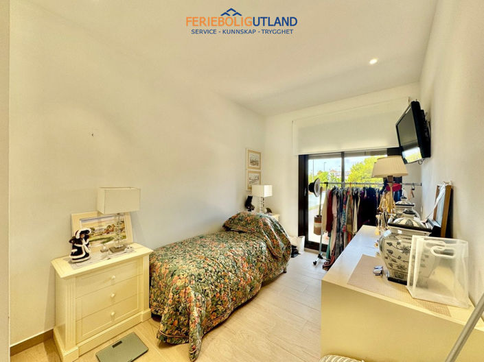 Image No.22-3 Bed Townhouse for sale