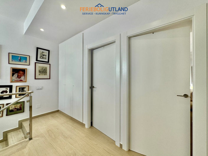 Image No.25-3 Bed Townhouse for sale
