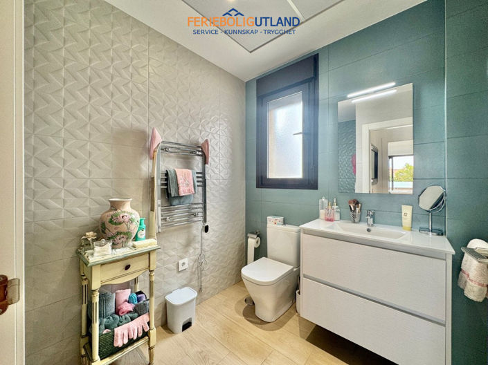 Image No.4-3 Bed Townhouse for sale