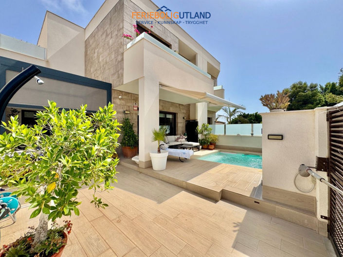 Image No.45-3 Bed Townhouse for sale