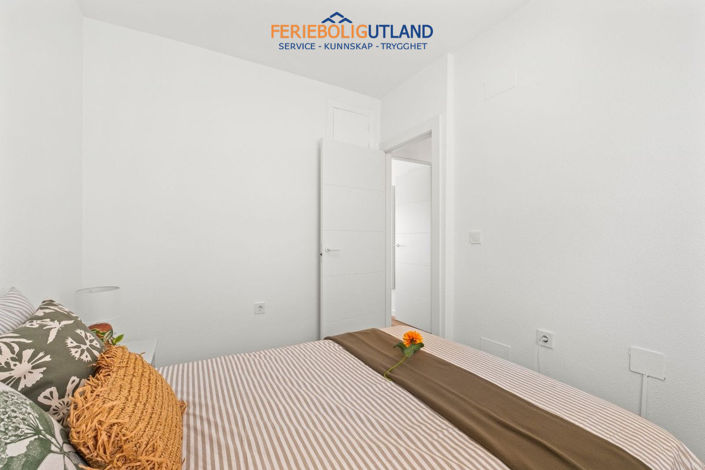 Image No.27-2 Bed Townhouse for sale