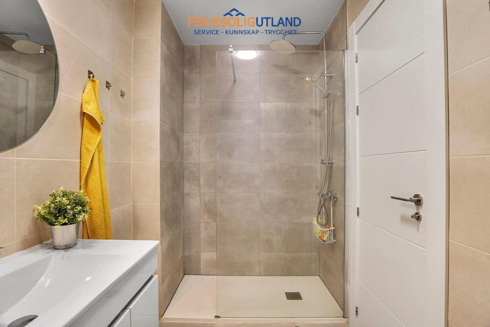 Image No.27-3 Bed Apartment for sale