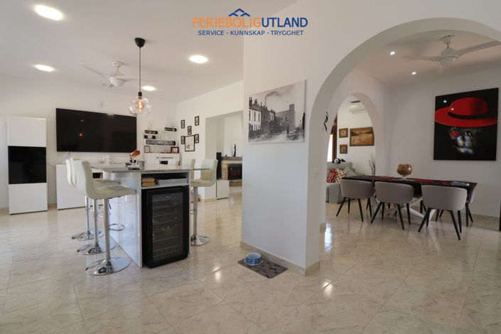 Image No.10-3 Bed Villa for sale