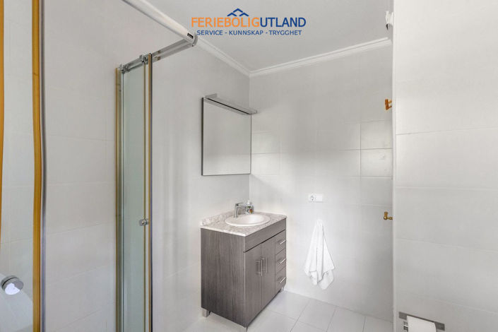Image No.17-3 Bed Apartment for sale