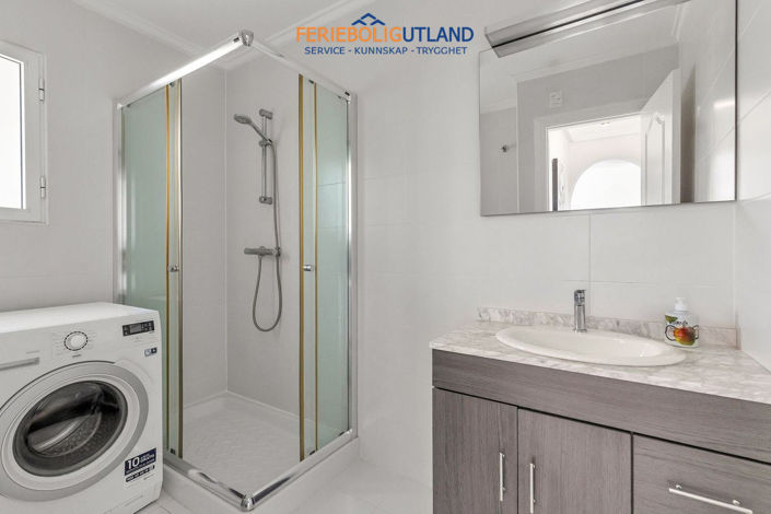 Image No.18-3 Bed Apartment for sale