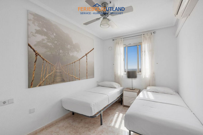 Image No.19-3 Bed Apartment for sale
