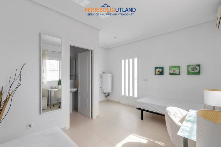 Image No.24-3 Bed Apartment for sale