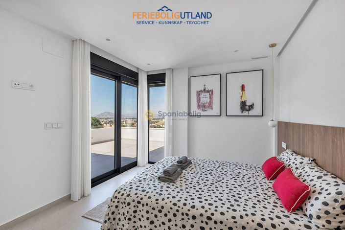 Image No.29-3 Bed Villa for sale