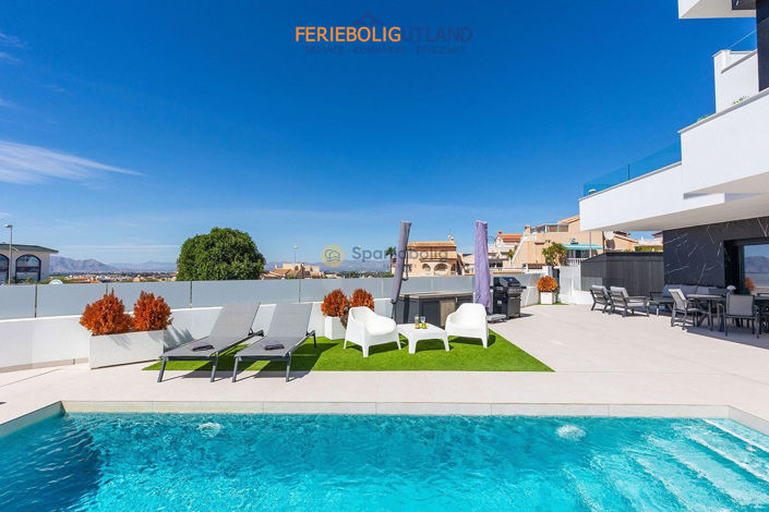 Image No.44-3 Bed Villa for sale