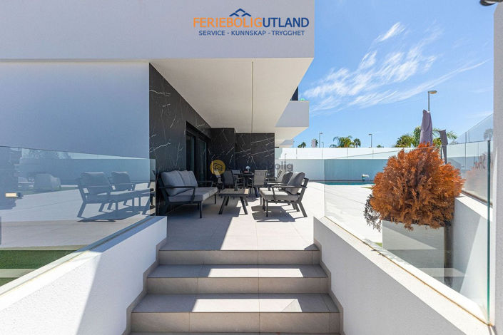 Image No.48-3 Bed Villa for sale