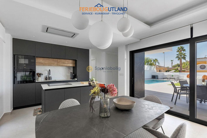 Image No.8-3 Bed Villa for sale