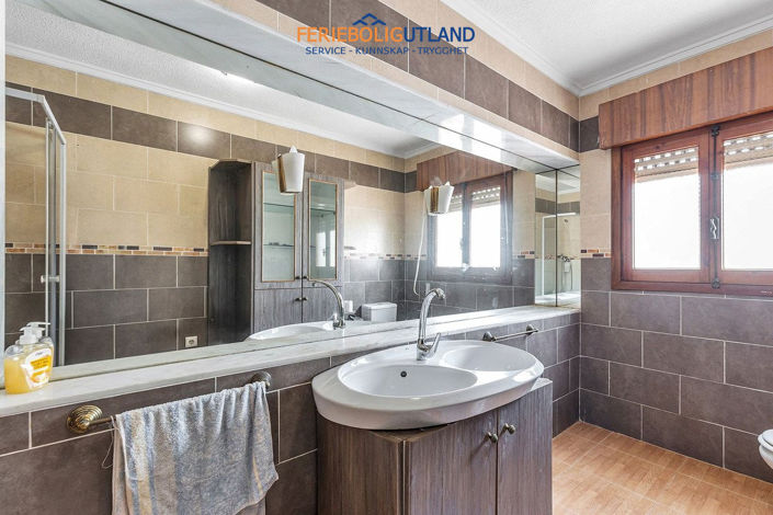 Image No.13-5 Bed Villa for sale