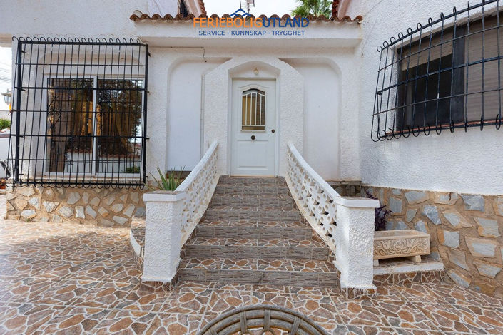 Image No.3-5 Bed Villa for sale