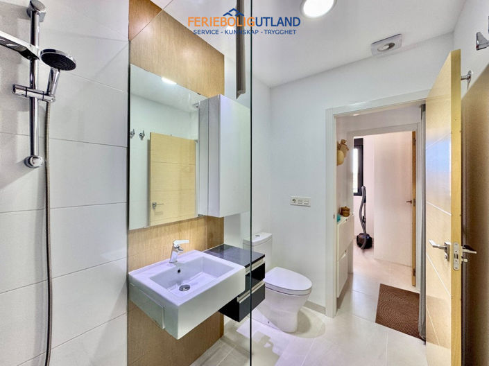 Image No.24-2 Bed Apartment for sale