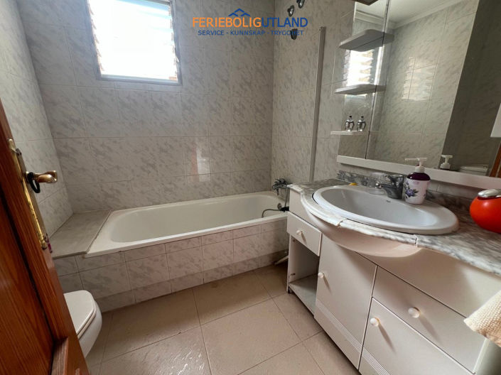 Image No.20-3 Bed Apartment for sale