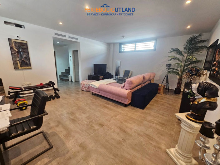 Image No.20-4 Bed Villa for sale