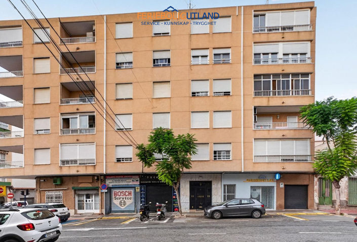Image No.21-3 Bed Apartment for sale