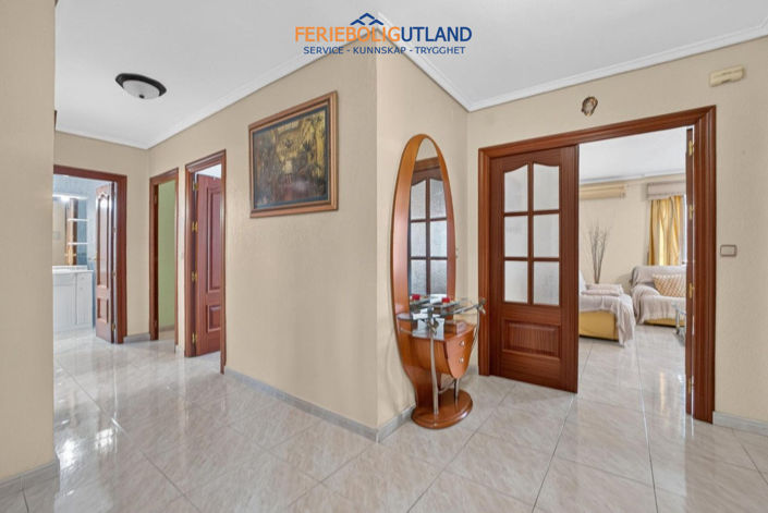 Image No.4-3 Bed Apartment for sale