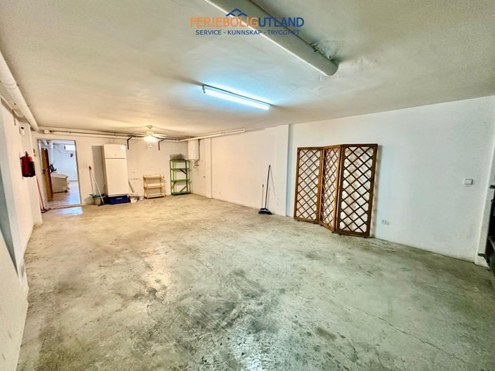 Image No.13-3 Bed Townhouse for sale