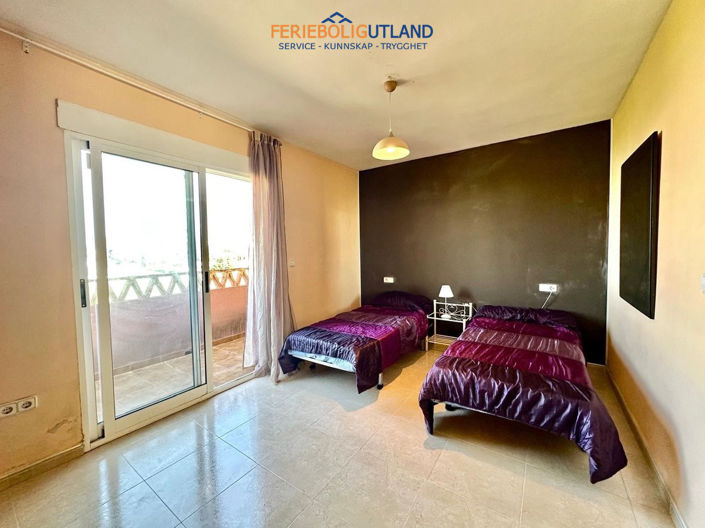 Image No.17-3 Bed Townhouse for sale