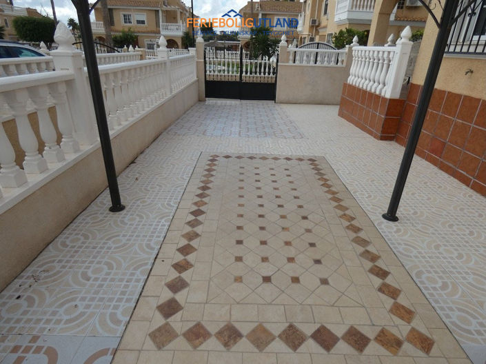 Image No.8-3 Bed Townhouse for sale