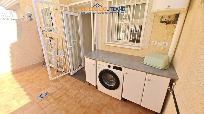 Image No.15-2 Bed Townhouse for sale