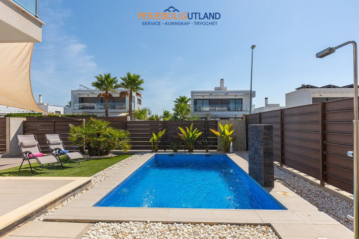 Image No.10-3 Bed Villa for sale