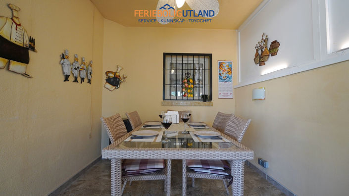 Image No.26-3 Bed Townhouse for sale