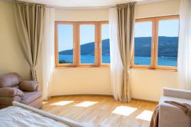 Image No.0-Appartement de 2 chambres à vendre à Herceg Novi