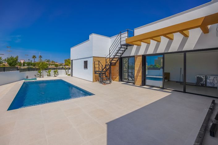 Image No.17-3 Bed Villa for sale