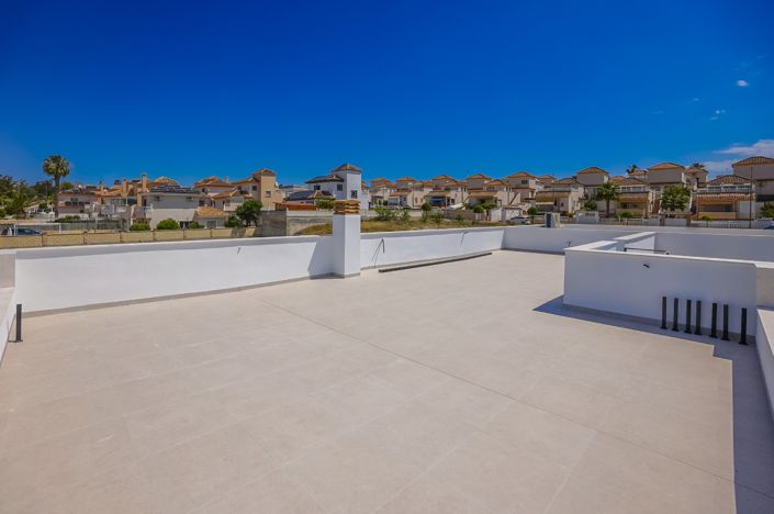 Image No.19-3 Bed Villa for sale