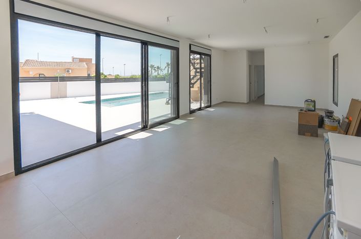 Image No.25-3 Bed Villa for sale