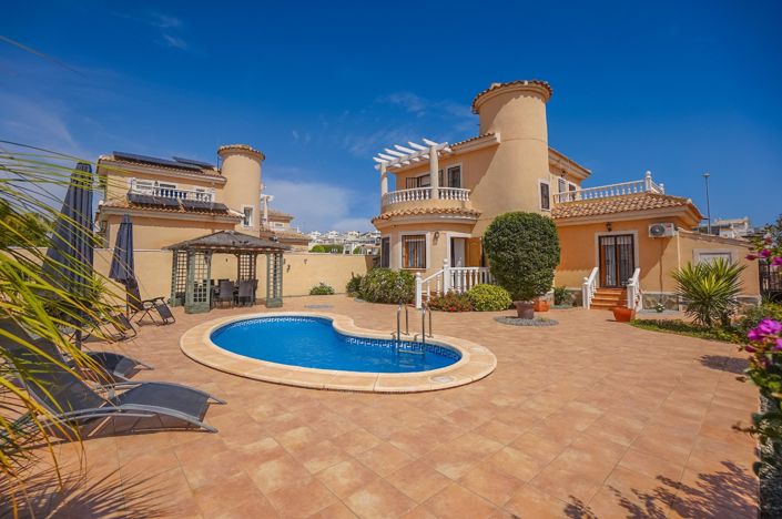 Image No.1-4 Bed Villa for sale