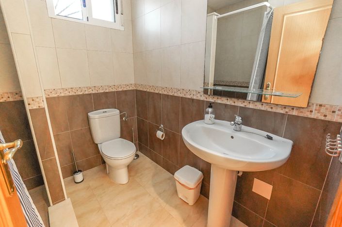 Image No.26-5 Bed Villa for sale