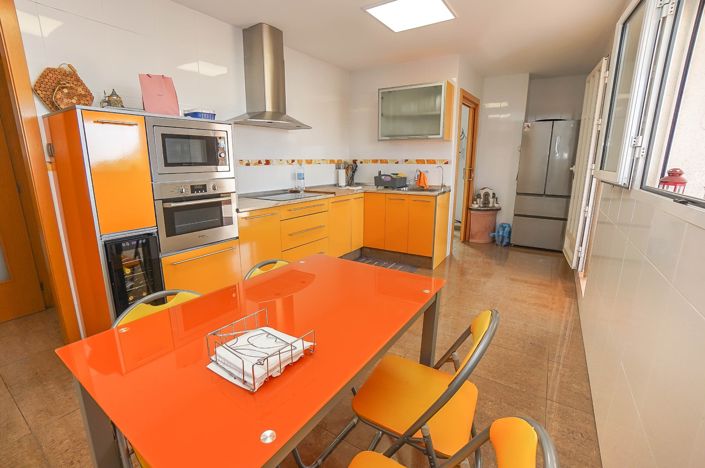 Image No.10-4 Bed Villa for sale