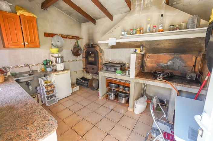 Image No.18-5 Bed Property for sale