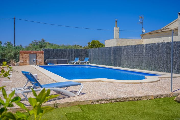 Image No.22-5 Bed Property for sale