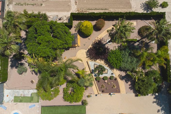 Image No.23-5 Bed Property for sale