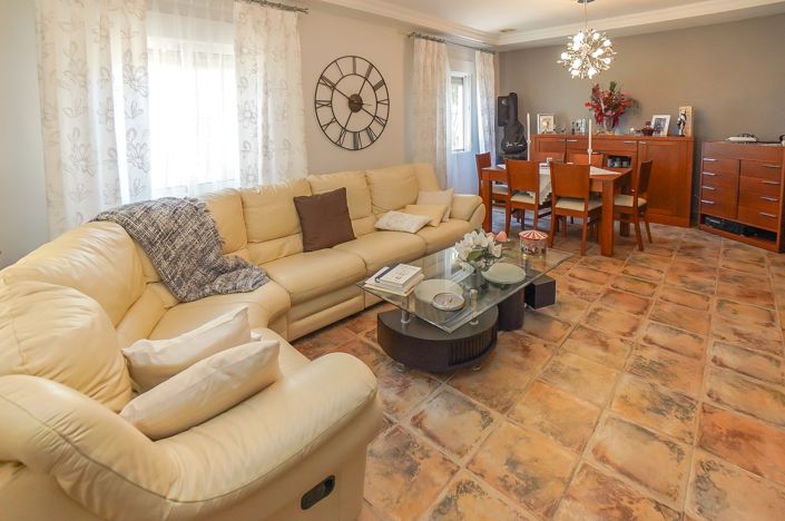 Image No.37-5 Bed Property for sale